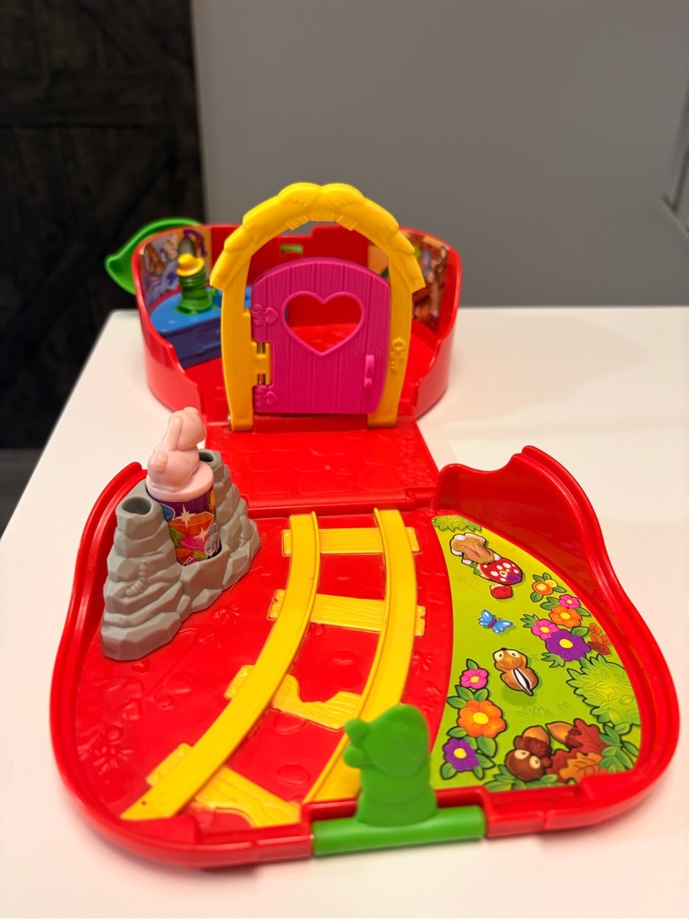 Fisher-Price Little People Disney Snow White's Fold 'n Go Apple playset HTF - Picture 8 of 10